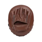 Ventilated hand pocket with a secure grip on Fandar Brown Leather Focus Pads